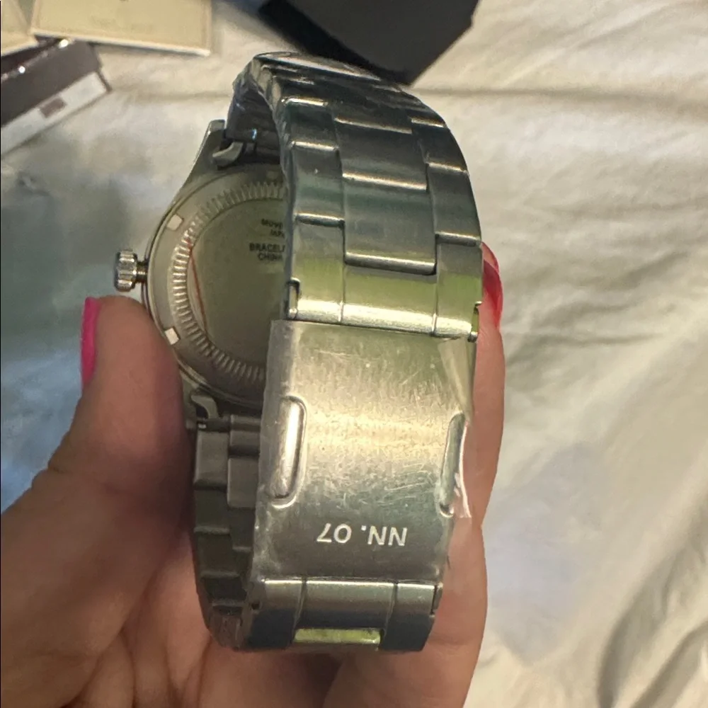 Timex Silver Watch with Blue Accents - Picture 4 of 5